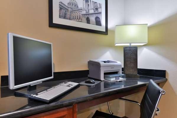 Days Inn & Suites By Wyndham Manheim Lebanon Exterior foto